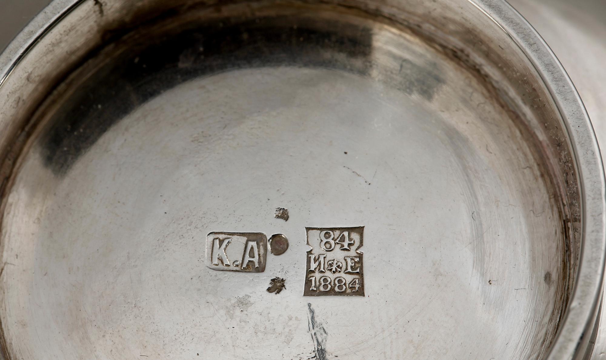 SKÅL, silver, St Petersburg, 1884. Kontrollstämplad av Ivan Vonif Yestigneev. Vikt ca 80 gram.