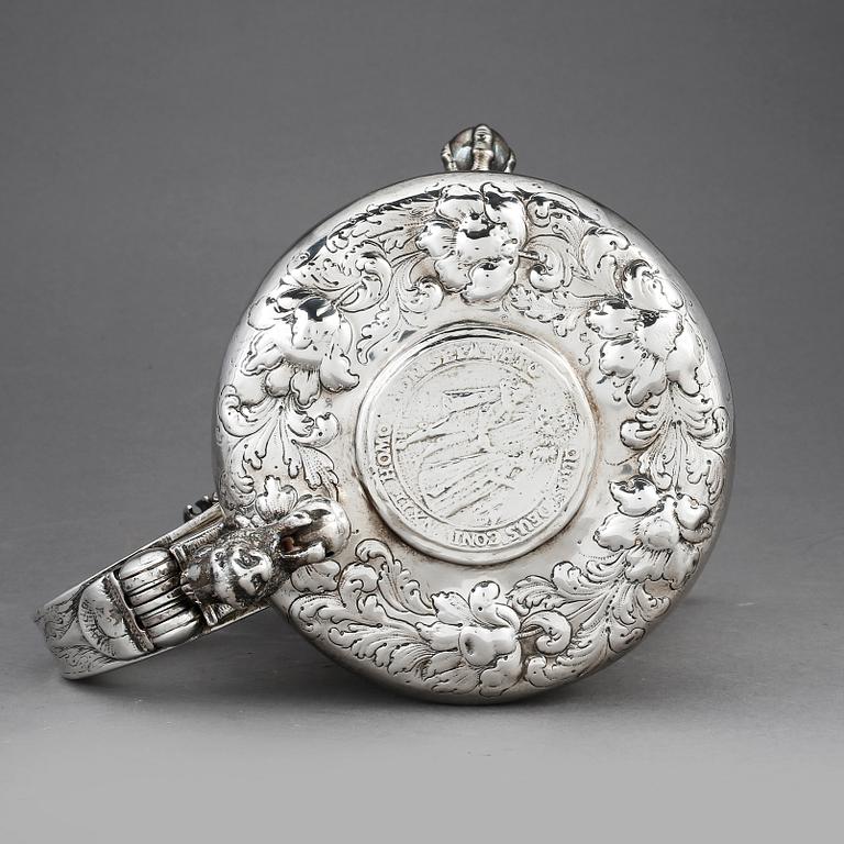 DRYCKESKANNA, silver, barock, Johannes Johannesen Reimers, Bergen, verksam 1667-1722. Vikt ca 1094g.