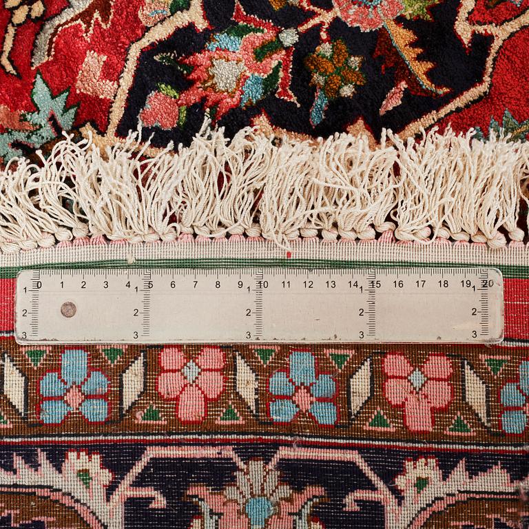 MATTA, orientalisk, signerad, ca 215 x 142 cm.