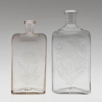 BRÄNNVINSFLASKOR, 2 st, glas, 1800-tal.