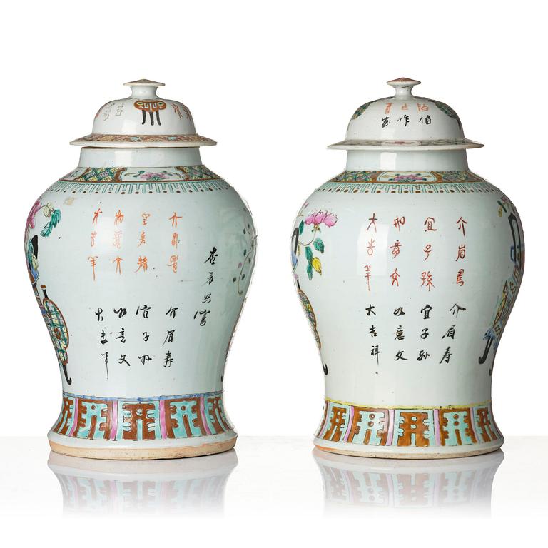 A pair of 'antiques' vases with covers, China, 20th century.