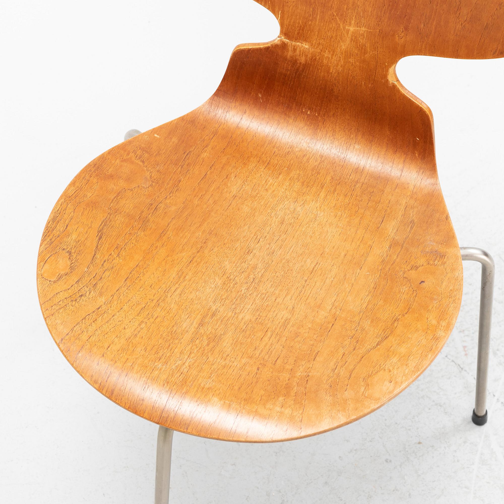 Arne Jacobsen, eight 'Ant' chairs, Fritz Hansen, Denmark, mid 20th century.