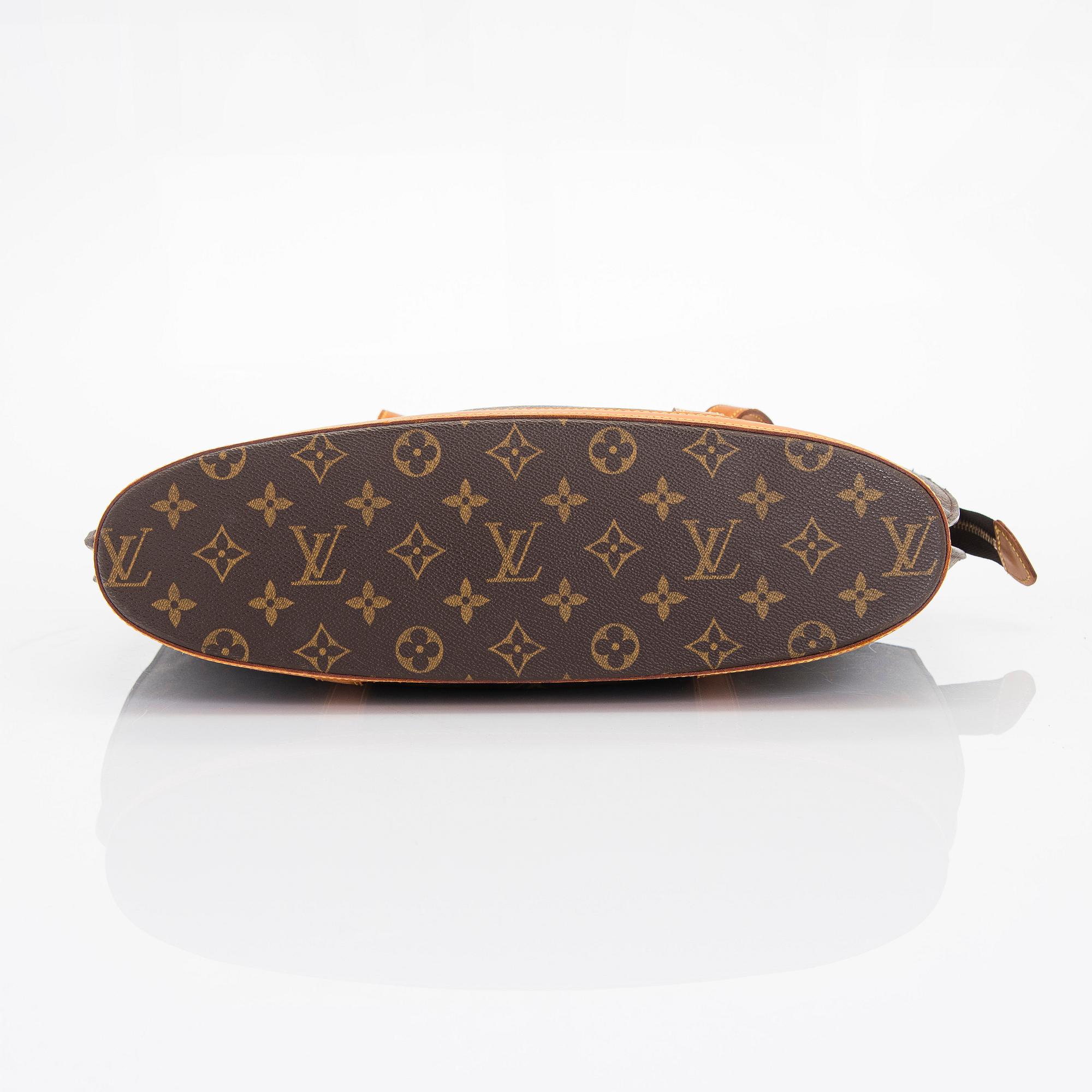 Louis Vuitton, a Monogram Canvas 'Babylone' bag.