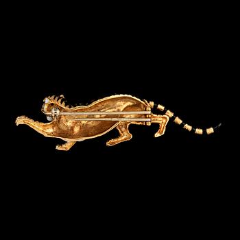 BROSCH, 18k guld, åttkantslipade diamanter samt emalj. Hovjuvelerare Carlman,1900-talets andra hälft. Tot vikt ca 16 g.