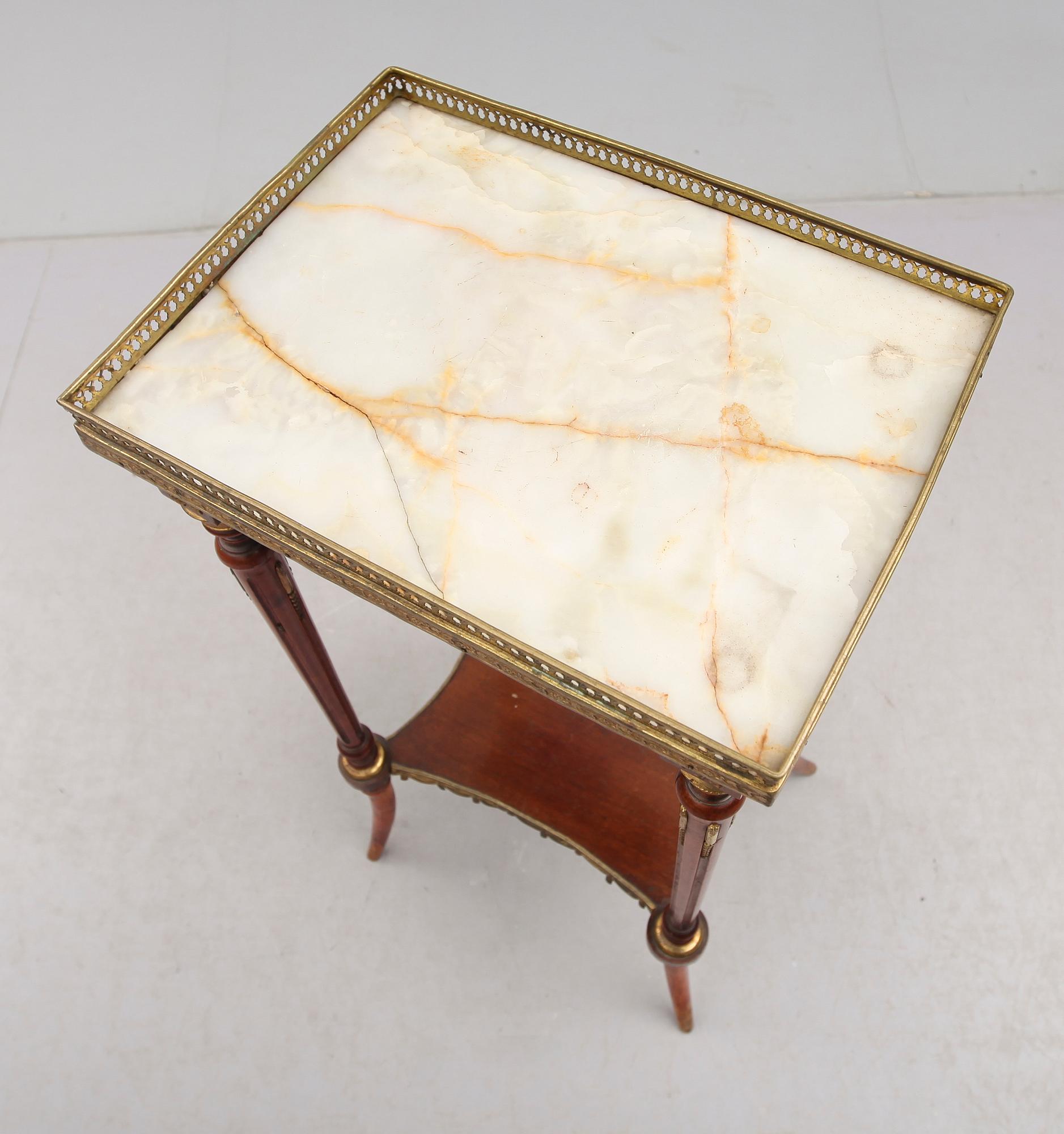 BORD, Louis Seizestil, 1900-talets mitt.