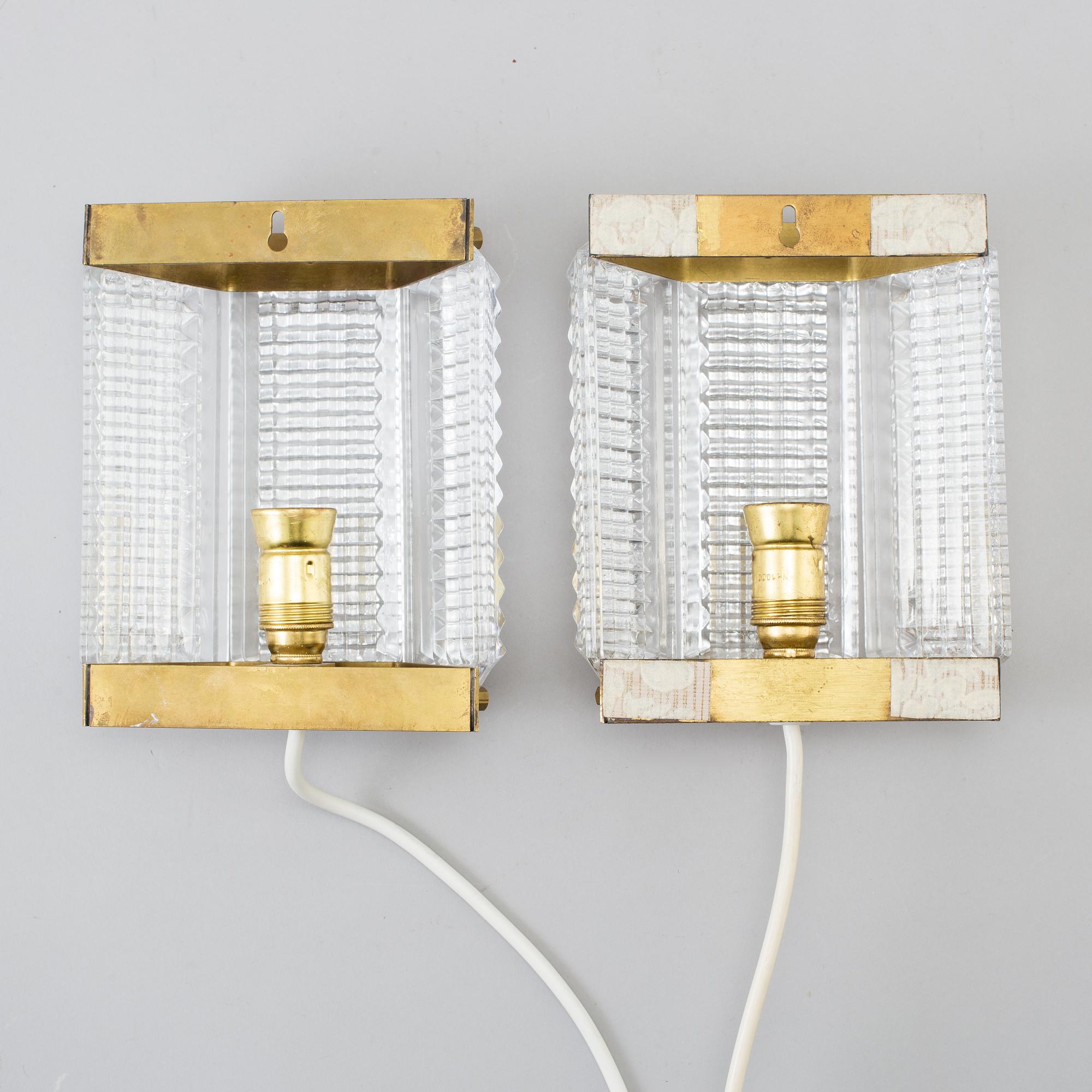 WIKTOR BERNDT, vägglampor, ett par, Swedish Crystal, 1970-tal.