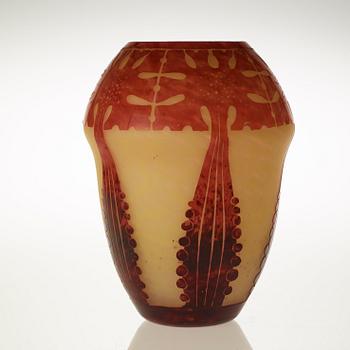 A Charles Schneider cameo glass vase, Le Verre Francais, France 1920's.