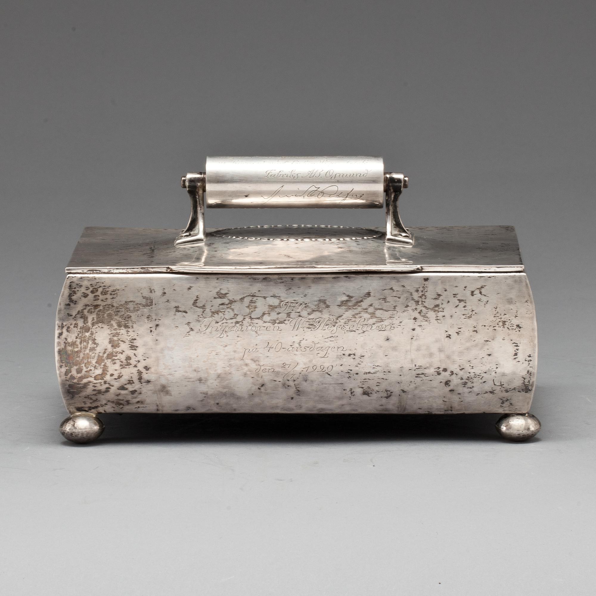 SKRIN, silver. Bl a Erlandssons silvervarufabrik, Kristianstad 1920. Tot vikt ca 1300 g.