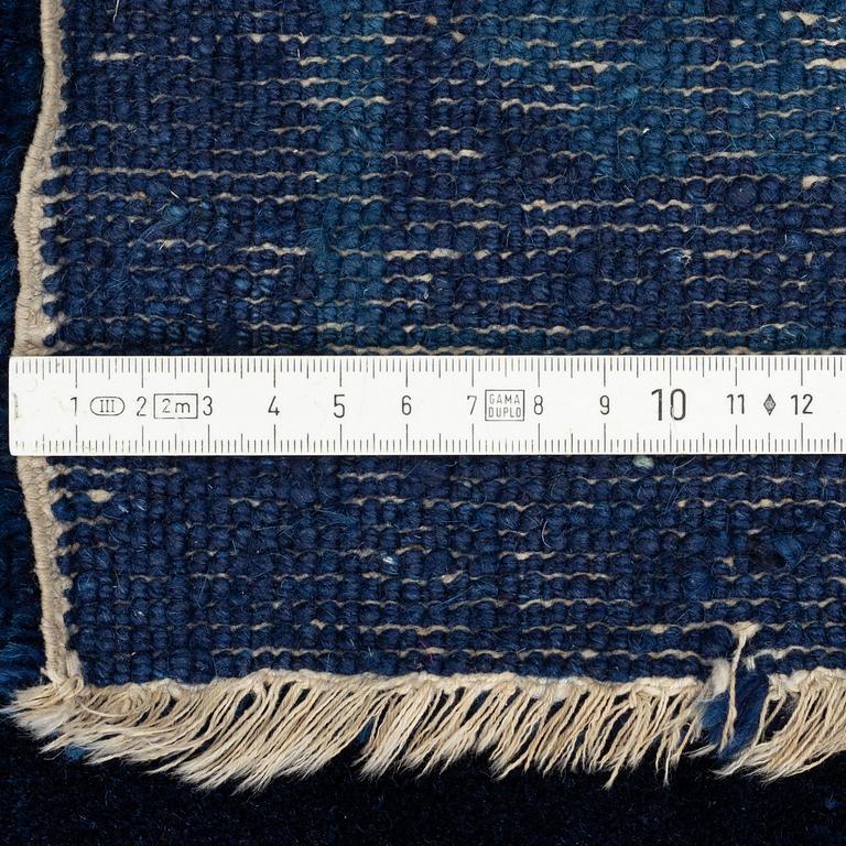 Matta, antik/semiantik Baotou, Kina, ca 265 x 175 cm.