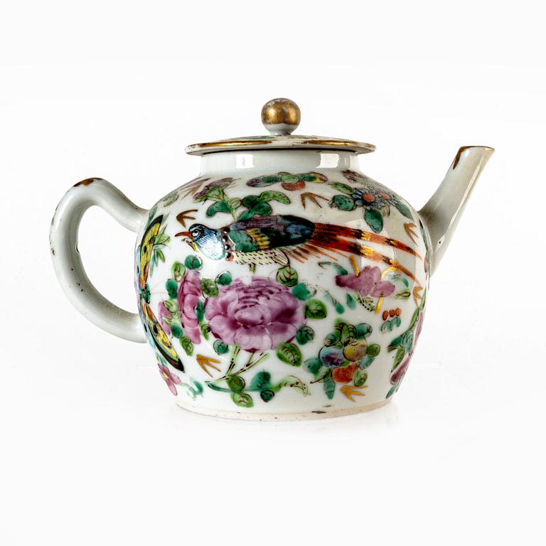 A Chinese 19th century porcelain tea pot.