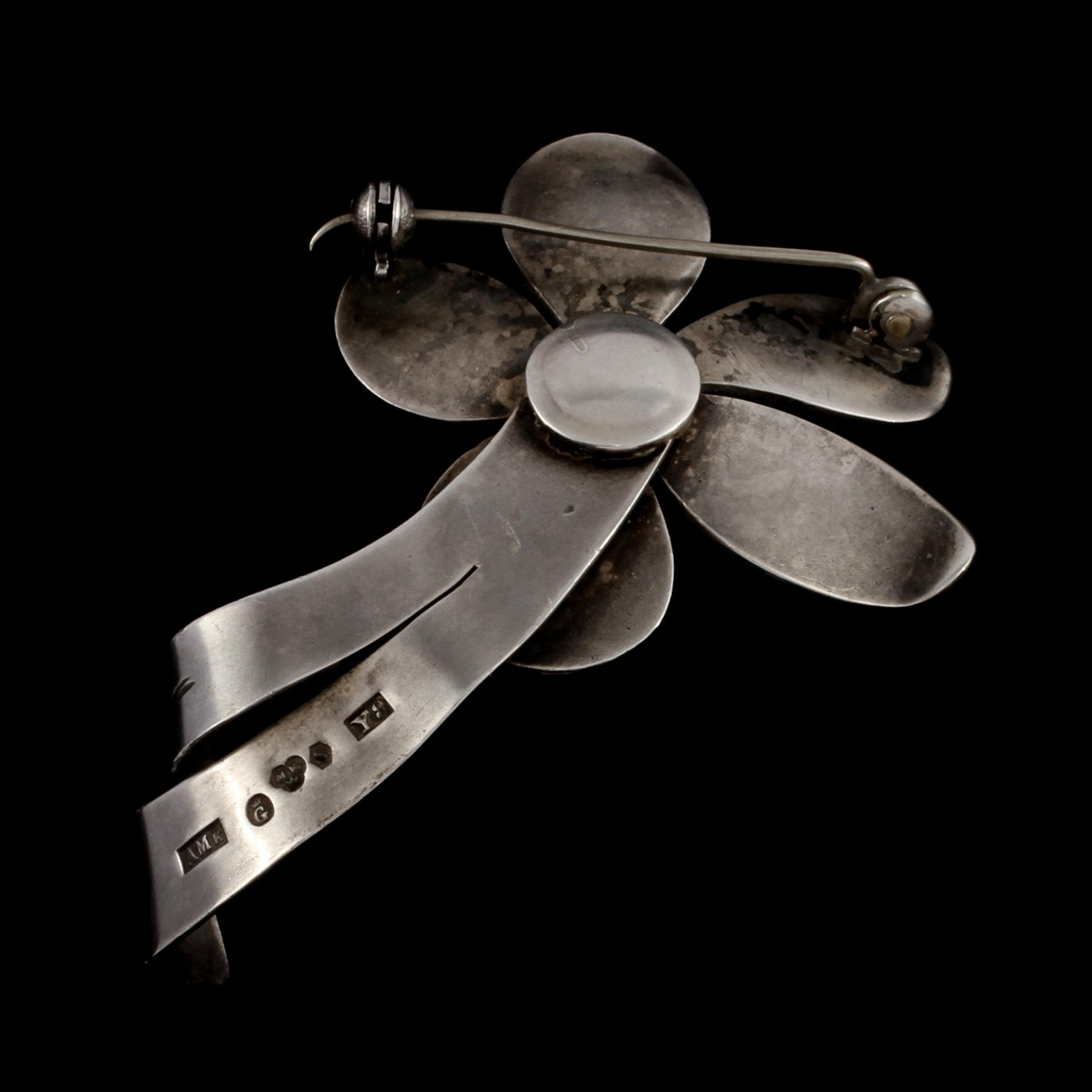BROSCH, silver, mästarstämpel AMK, Göteborg, 1949. Vikt 11 g.