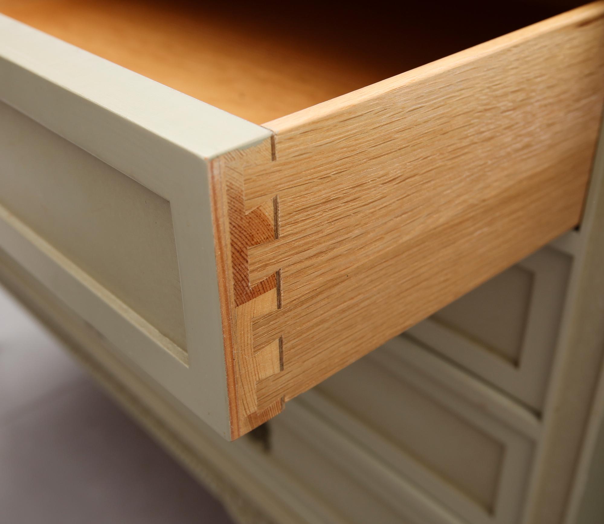 SIDEBOARD, gustaviansk stil, 1900-talets andra hälft.