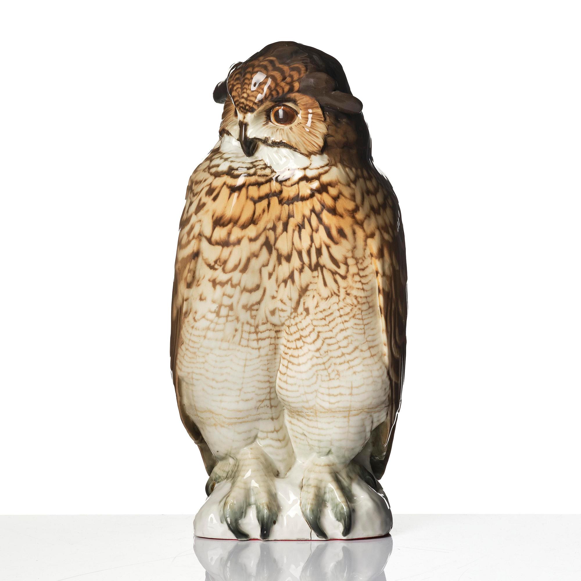 Waldemar Lindström, Skulptur, "Berguv", glaserat porslin,  Rörstrand, 1900-talets början.
