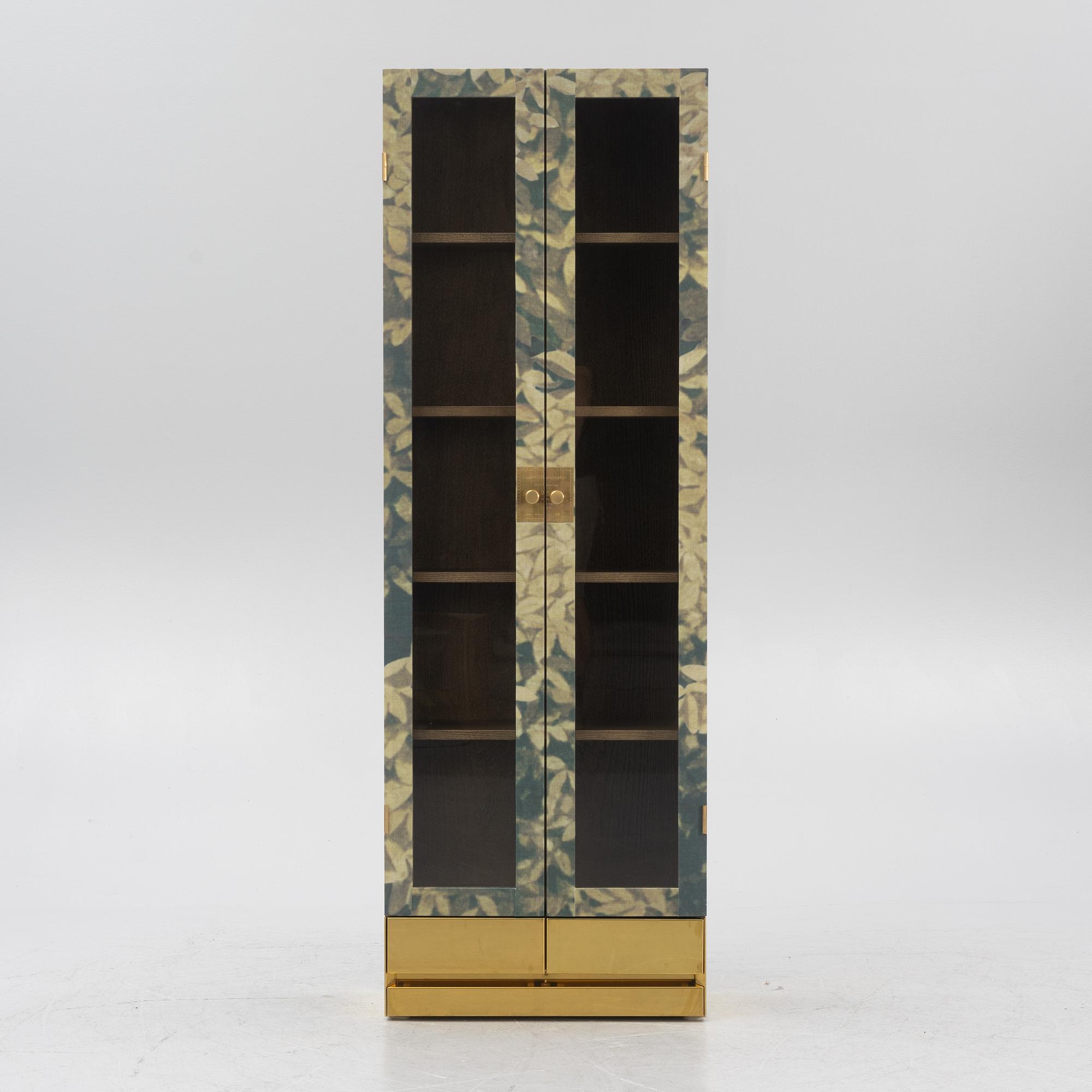 Mats Theselius, skåp, "National Geographic 25th Anniversary Edition", ed. 209/220, Källemo, Värnamo, efter 2016.