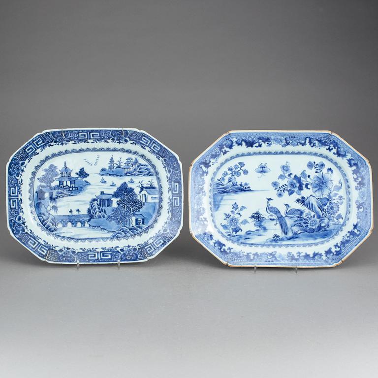 STEKFAT 2 st, porslin, Kina, Qianlong (1736-1795).