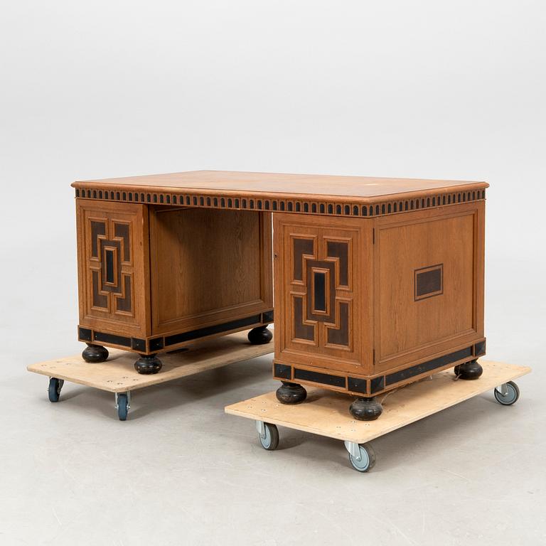 Desk in Baroque style, first half of the 20th century.