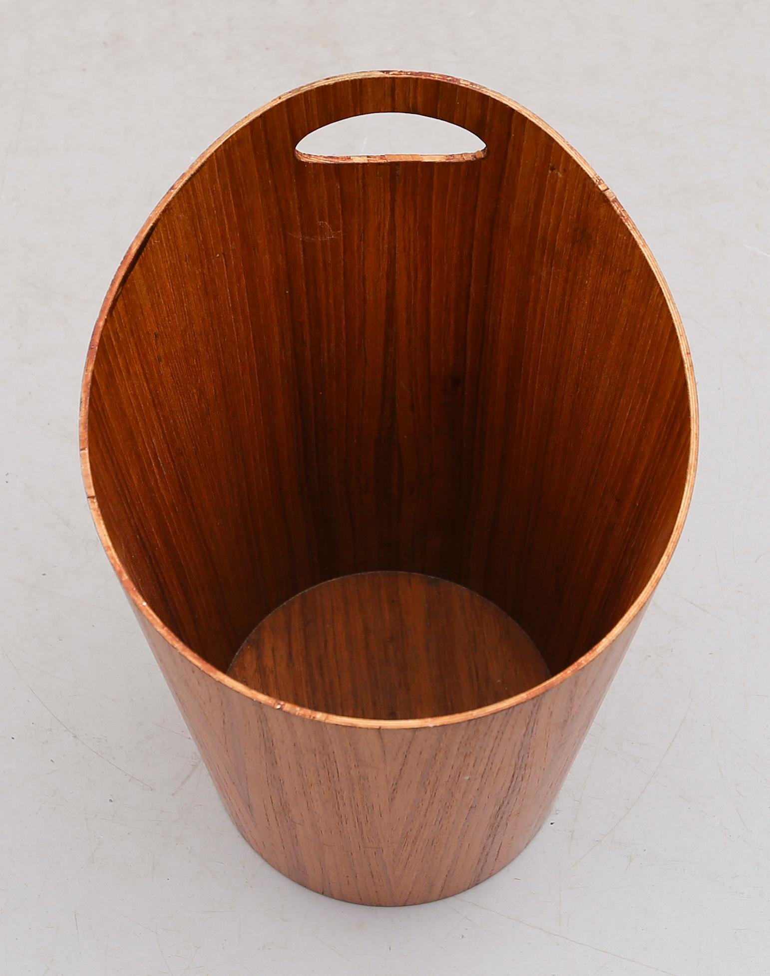 PAPPERSKORG, teak, Servex, Sverige, 1900-talets mitt.