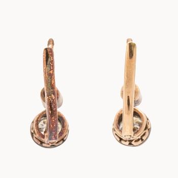 Earrings, a pair of 14K gold with round old-cut diamonds.