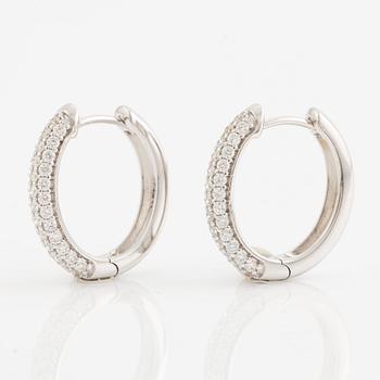 Hoop earrings 18K white gold with brilliant-cut diamonds.