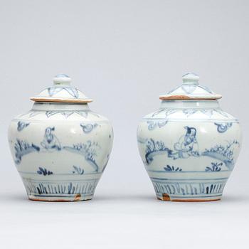 URNOR med LOCK, porslin, Ming-stil, 1900-tal.