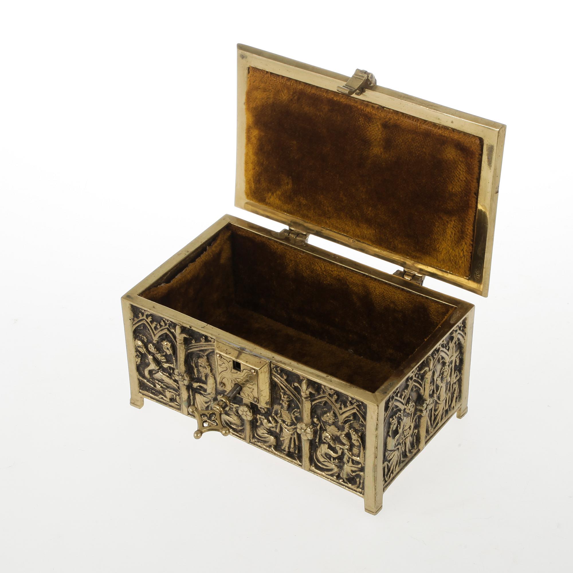 SKRIN, mässing, nygotik, 1800-talets andra hälft.
