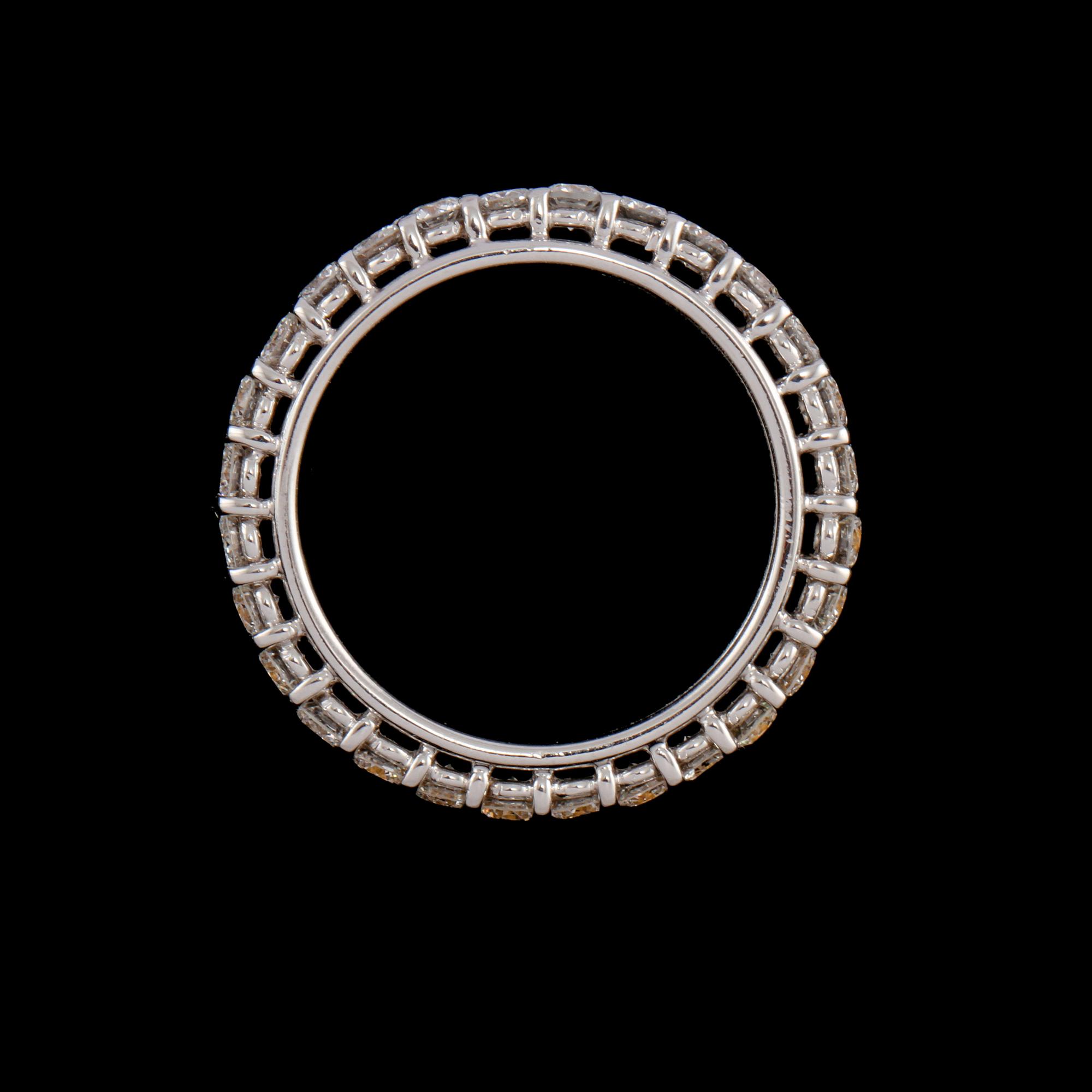 RING, 18k vitguld med briljantslipade diamanter, totalt ca 1.50 ct. Vikt 3 g.
