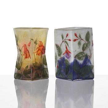 Daum Frères, a set of two Art Nouveau cameo glass vases, Nancy, France.