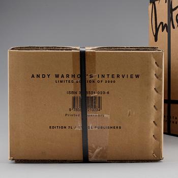 ANDY WARHOL, efter. Box samt rullvagn, "Andy Warhol Interview". Design: Karl Lagerfeld & Gerhard Steidl.