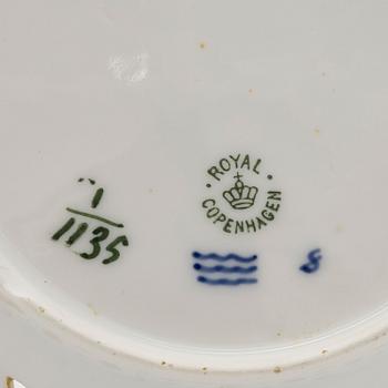 A set of six 'Musselmalet' porcelain pieces, Royal Copenhagen, Denmark.