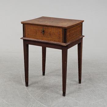 An oak box, 18th/19th Century.