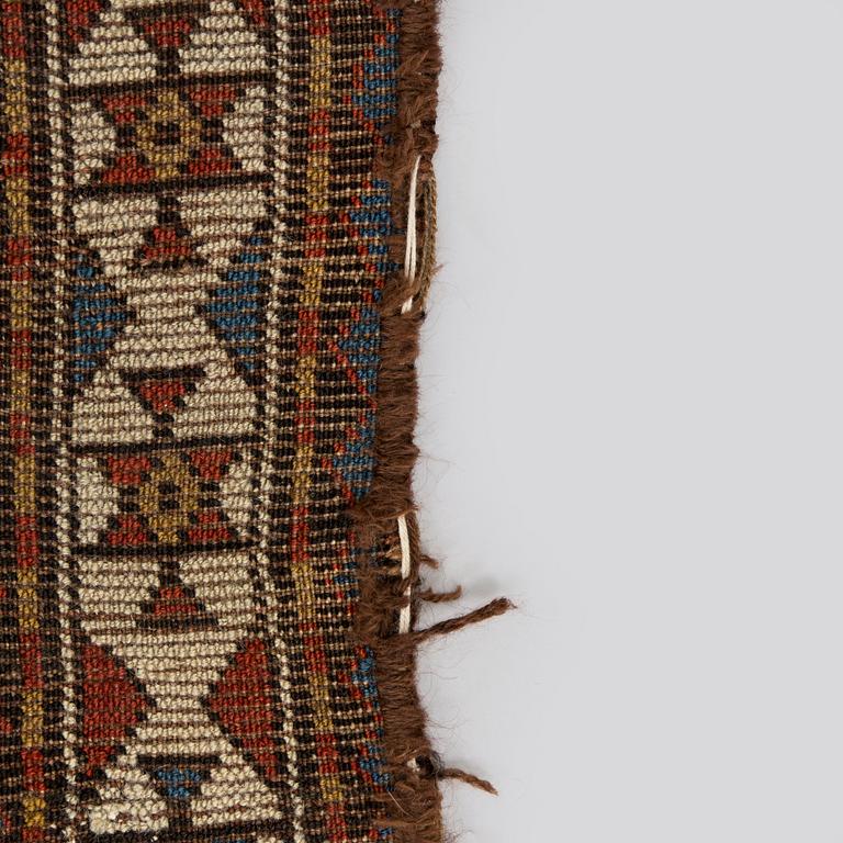 Gallerimatta, Kazak, södra Kaukasus, Ca 248 x  117 cm.