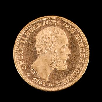 GULDMYNT, 10 kronor, Oscar II, 1894.  Vikt ca 5 gram.