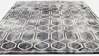 Matta, "Tie Dye Graphite Ink Rug", Dusty Deco, ca 395 x 290 cm.