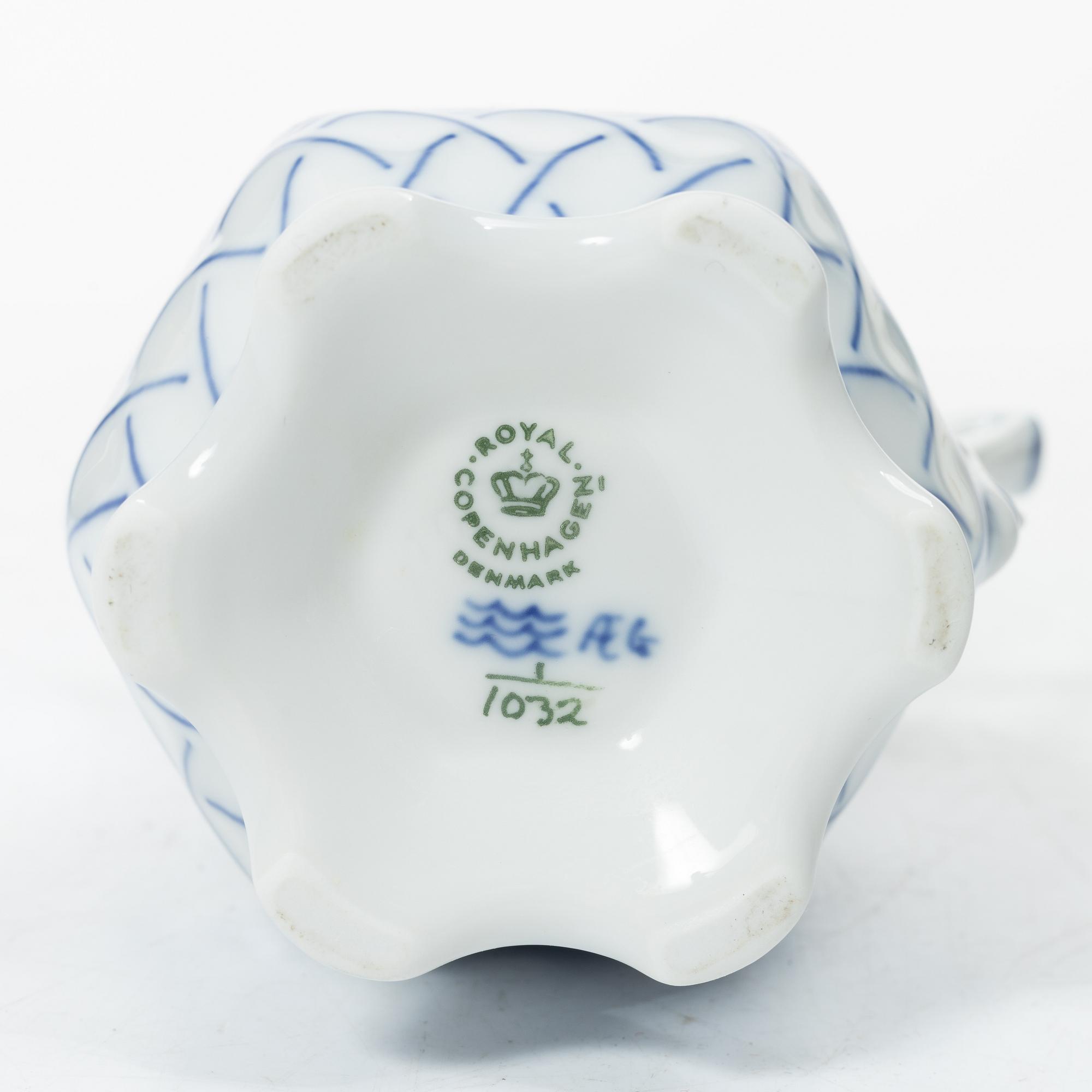 Royal Copenhagen, kaffeservis, 11 delar, porslin, "Musselmalet", mestadels helblonde, Danmark,