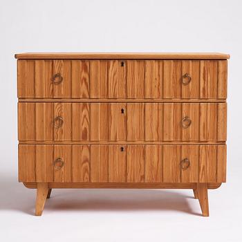 Göran Malmvall, a Swedish Modern pine chest of drawers, Karl Andersson & Söner Möbelfabrik, mid 20th century.