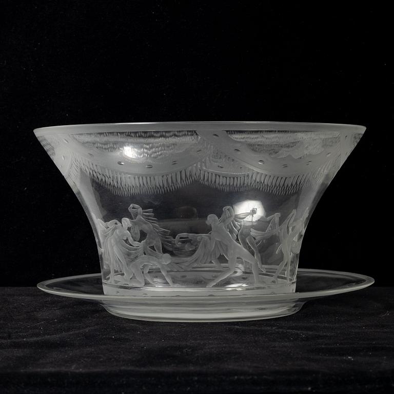 Simon Gate, a bowl on stand, 'Slöjdansen', Orrefors, 1930.