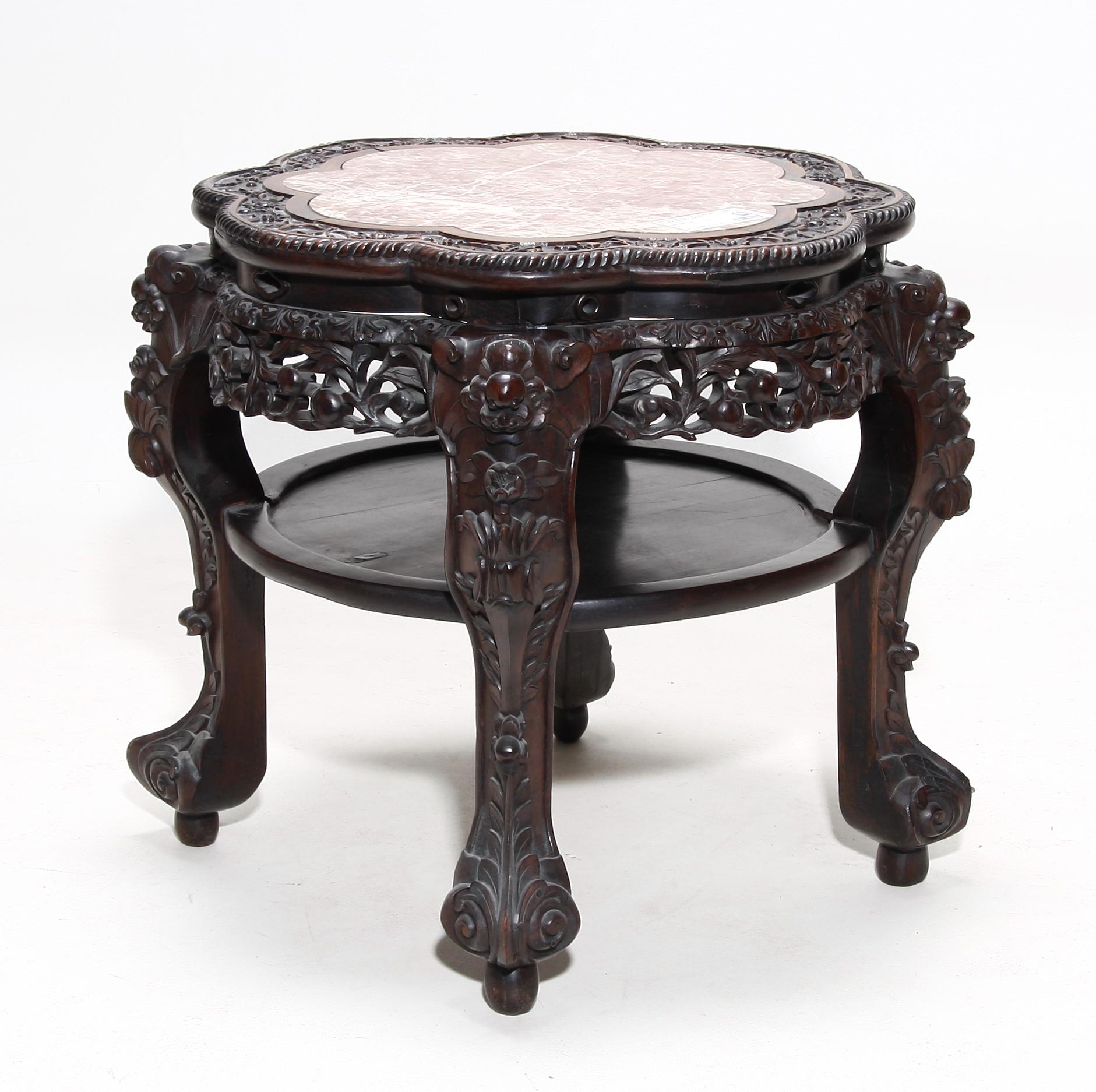 BORD, orientaliskt, 1900-talets första hälft.