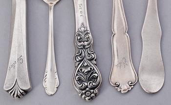 PARTI SILVER, ca 50 delar, mest Norge och Sverige, bla Borgila, 1800-1900-tal. Totalvikt ca 1800 gram.