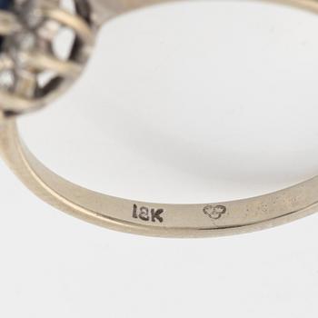 Ringar, 2 st, vitguld med små briljantslipade diamanter samt en med safir.