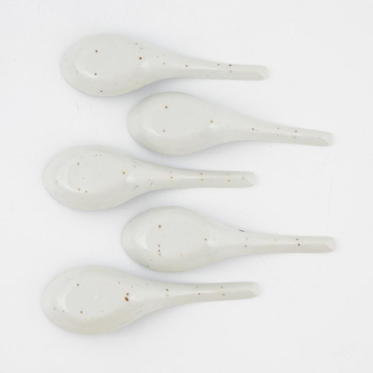 Six blue and white porcelain spoons and three cups, China, late Qing dynasty.