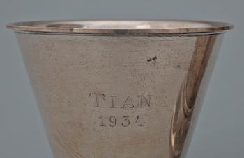 BÄGARE, 3 st, silver, bl a Edlunds Silvervarufabrik AB, Stockholm 1933. Tot vikt 555.