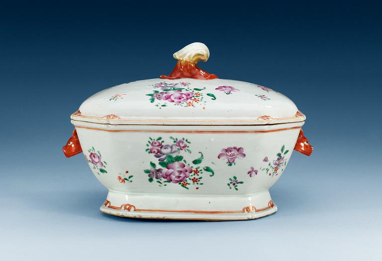 TERRIN med LOCK, kompaniporslin. Qing dynastin, Qianlong (1736-95).