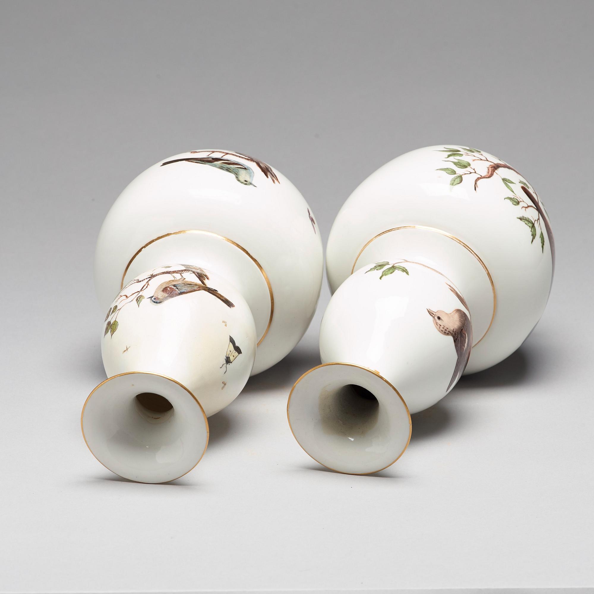 A pair of vases, 19th Century.