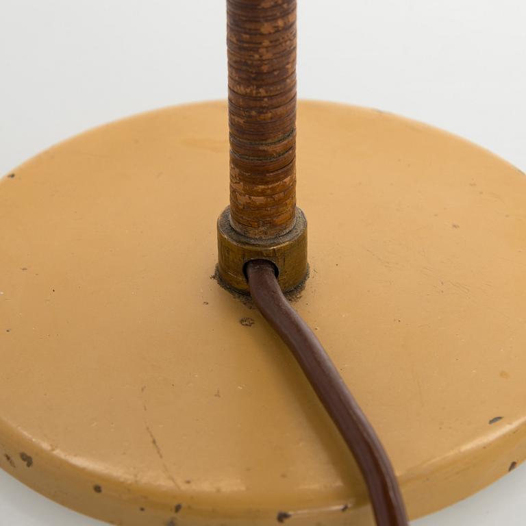 Paavo Tynell, bordslampa, beställningsarbete, Taito Oy 1938.