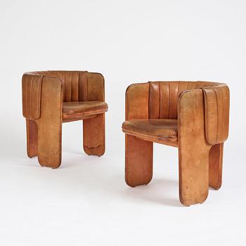 Luigi Massoni, a pair of easy chairs, Poltrona Frau, Italy 1970's.