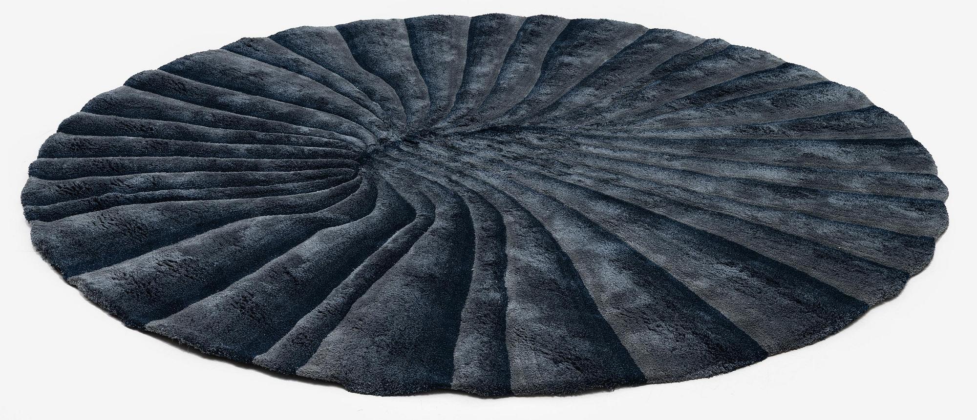 Diana Orving, a carpet 'Disappearance II', round diameter 300 cm, Ferreira de Sá, Portugal.