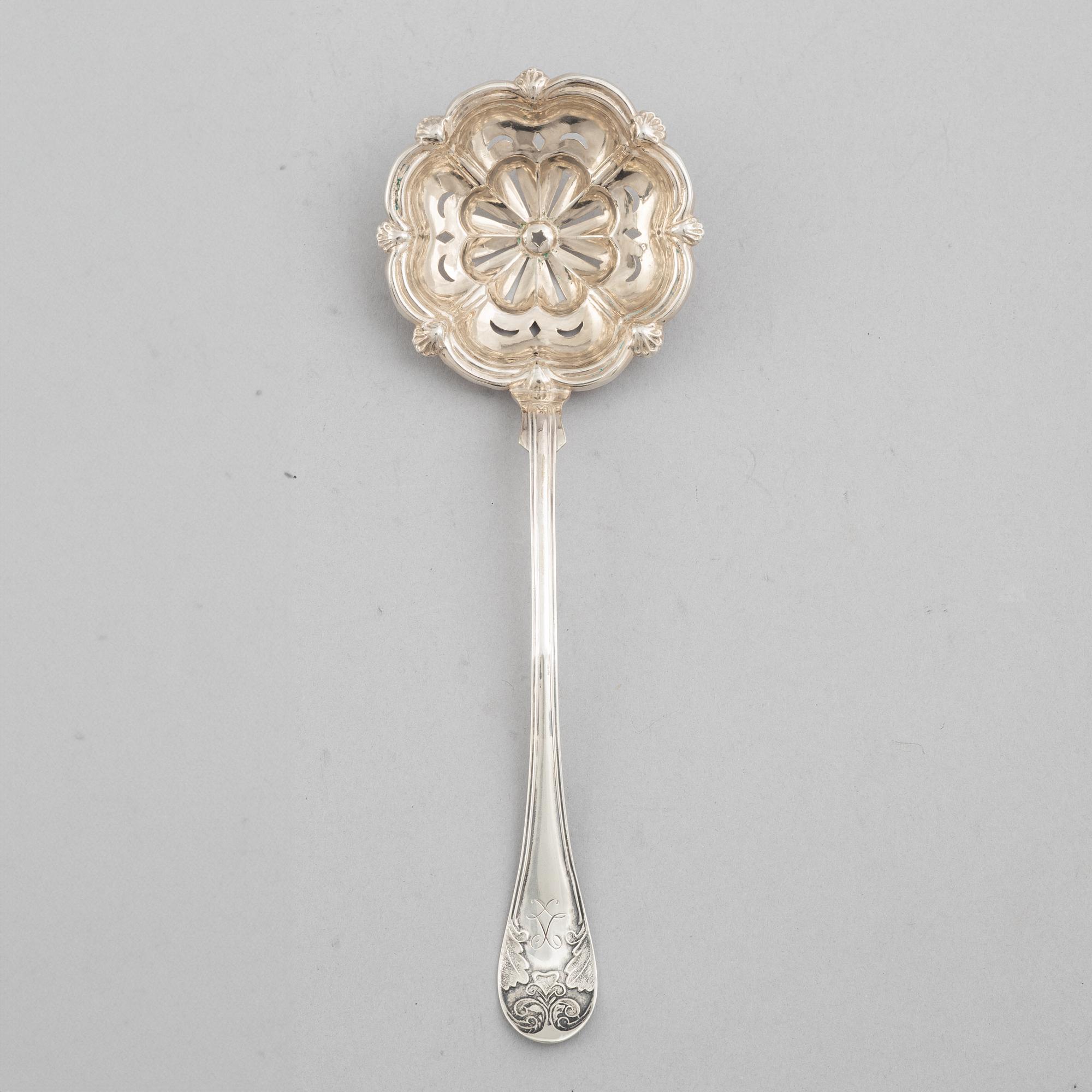 A Swedish silver sugarbowl, marks of Adolf Zethelius, Stockholm 1834.
