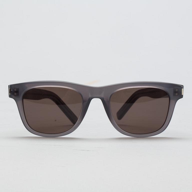 SOLGLASÖGON, "Classic 2", Saint Laurent.