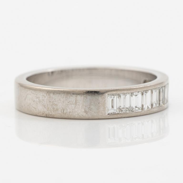 Ring 18K white gold with baguette-cut diamonds, Engelbert.