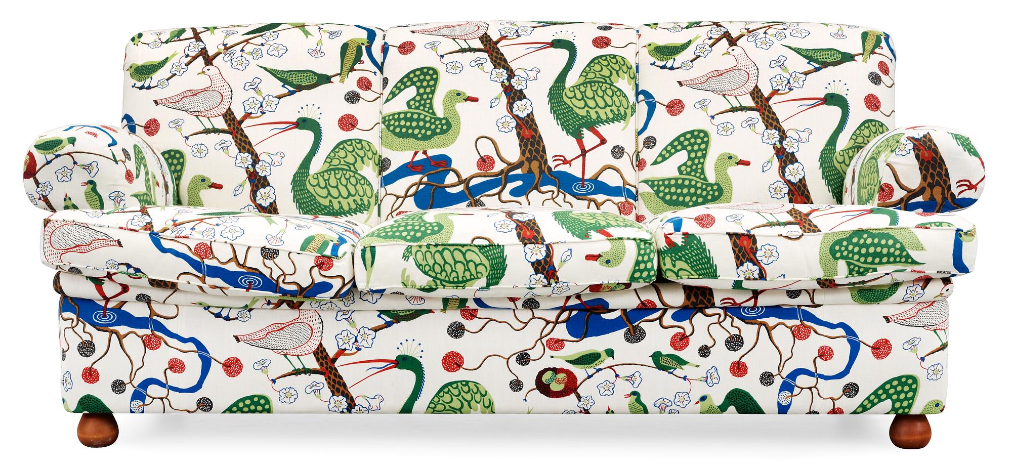 A Josef Frank sofa by Svenskt Tenn, model 703.
